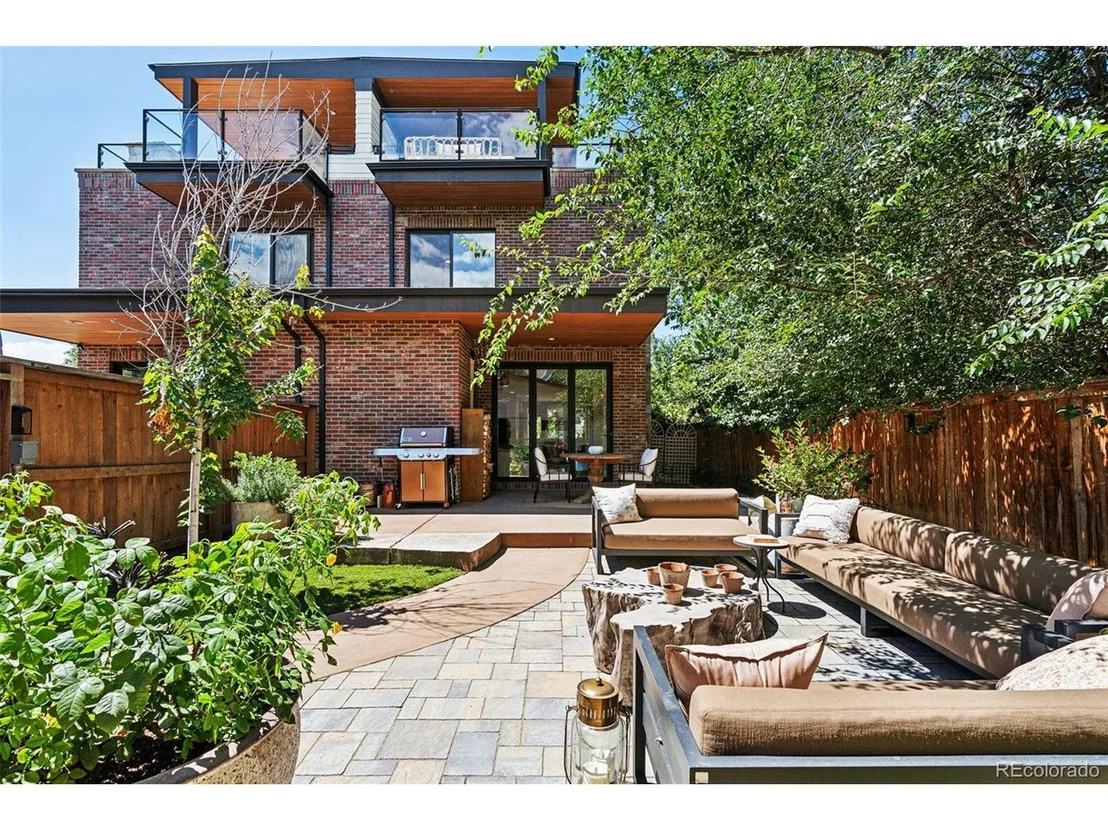 Photo of 2400 Lowell Blvd