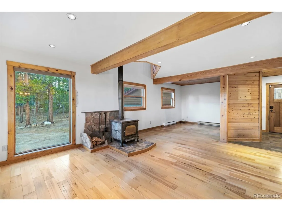 Photo of 1305 Lakeside Dr