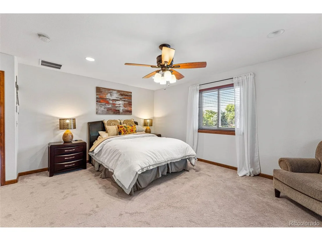 Photo of 2801 N Monaco Pkwy