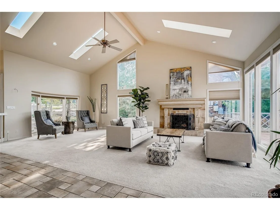 Photo of 15569 W Maple Dr