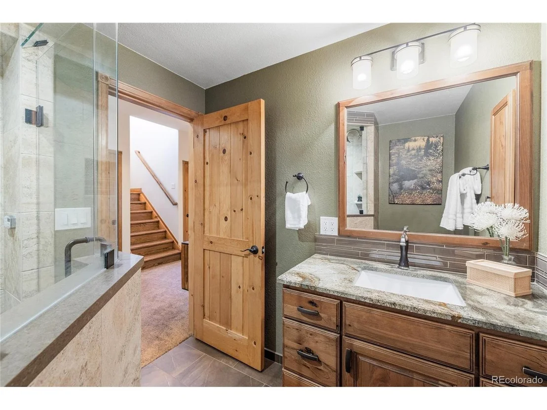 Photo of 83 Lookout Ridge Dr