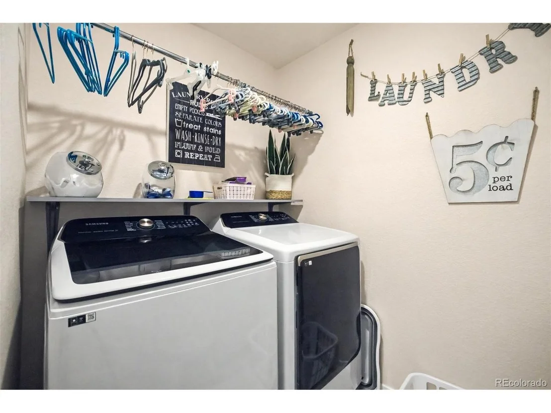 Photo of 1244 Lily Mountain Rd