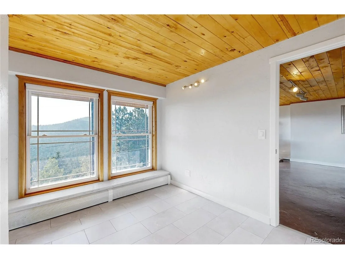 Photo of 32391 Lodgepole Dr
