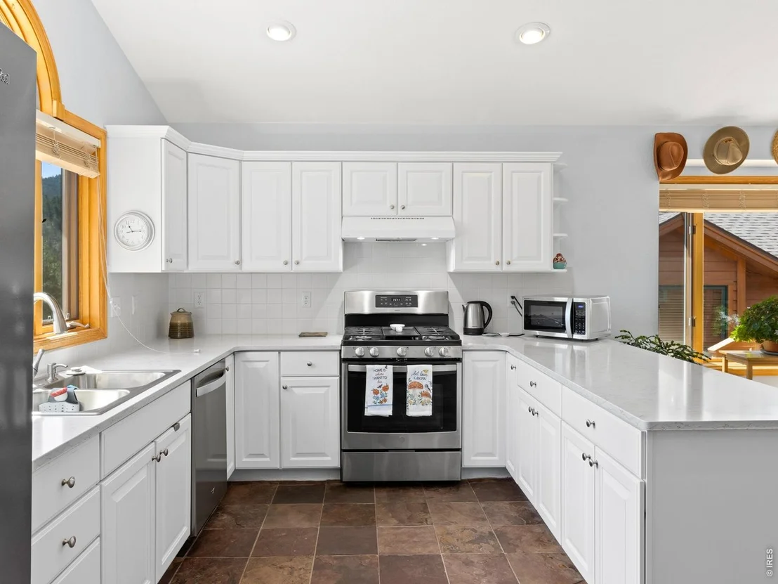 Photo of 677 Cedar Ridge Cir