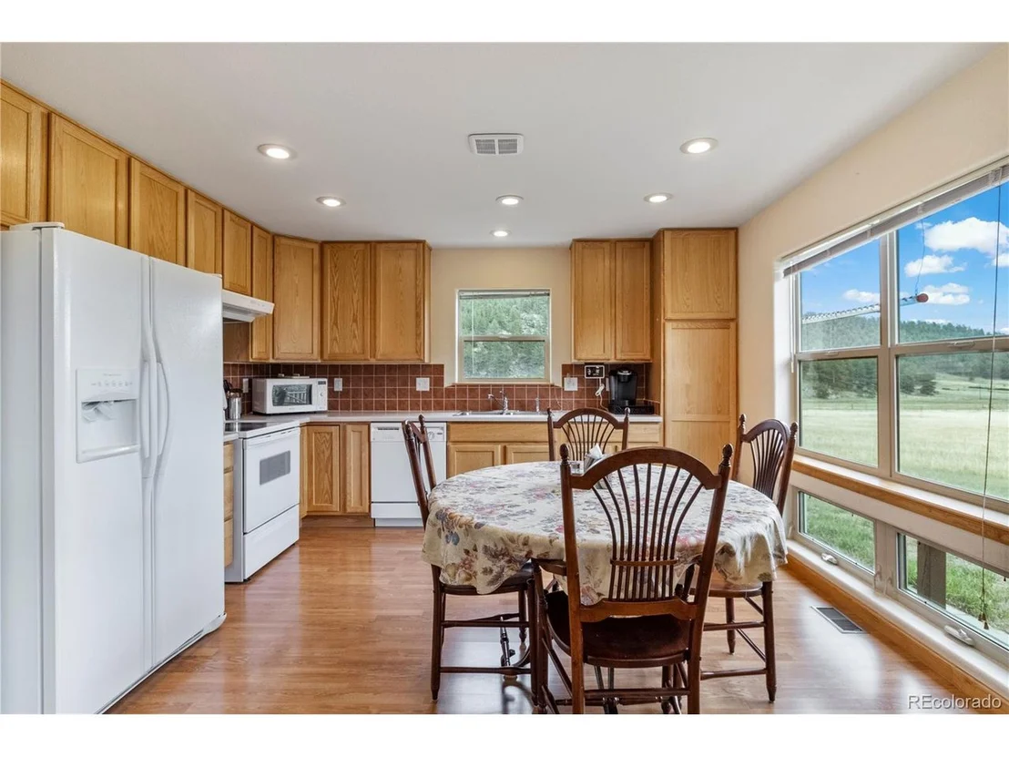 Photo of 38391 County Road 77