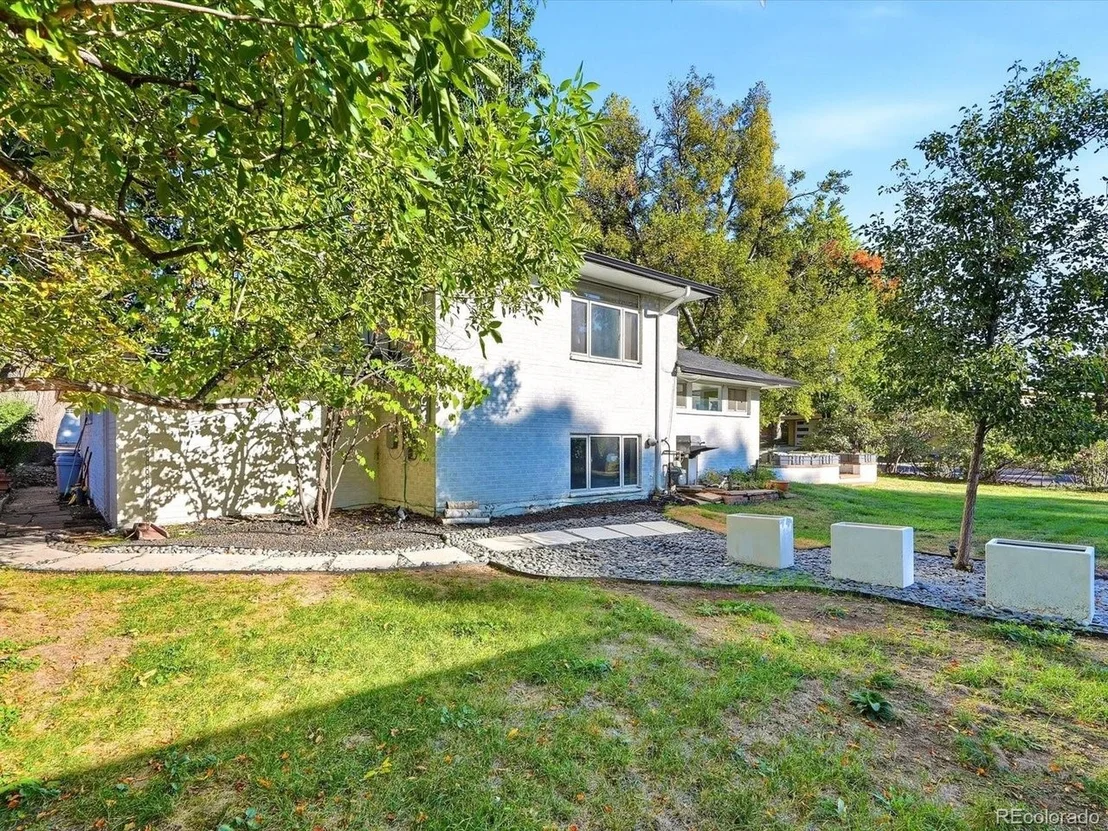 Photo of 2465 Stuart Ct