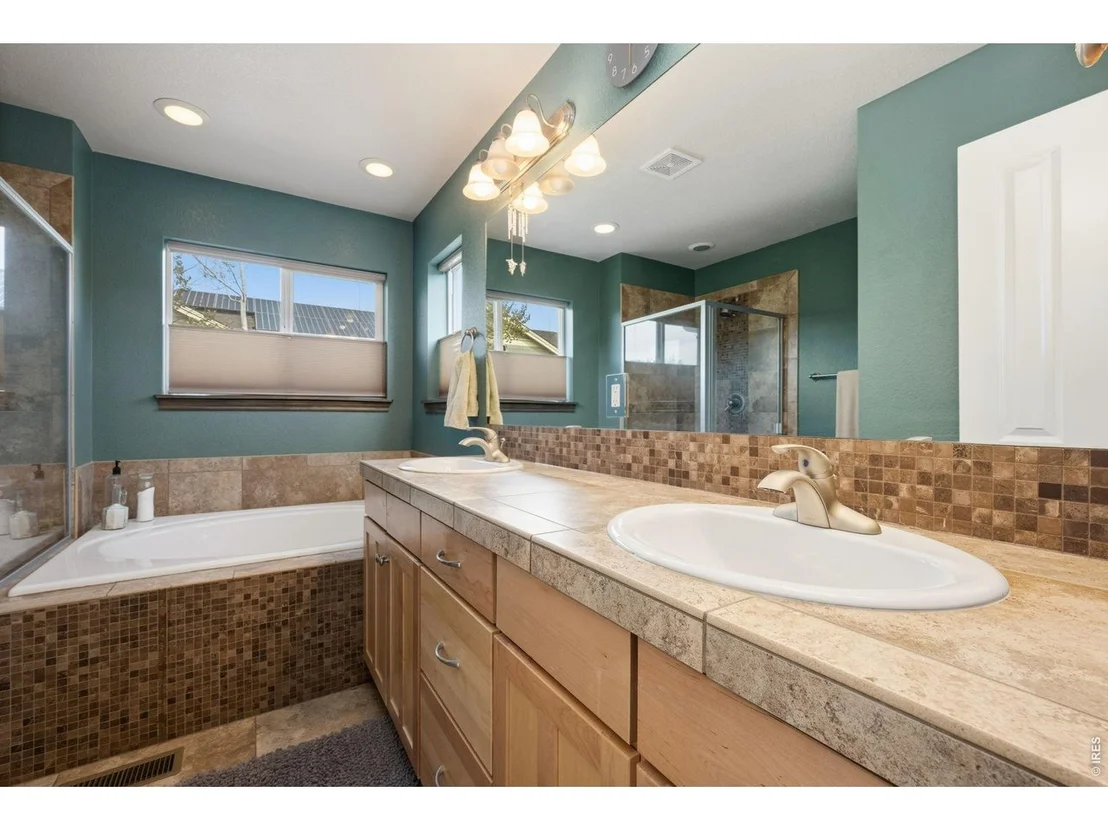 Photo of 405 Raymond Ct
