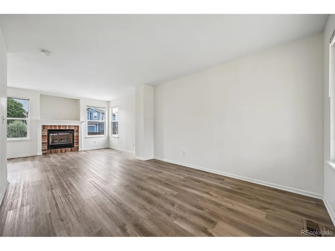 Photo of 1058 Oriole Cir