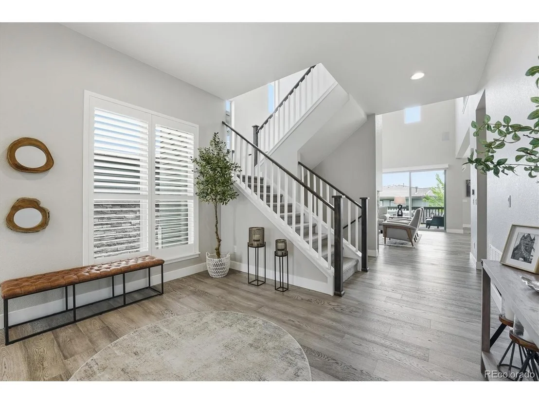 Photo of 489 Meadowleaf Ln