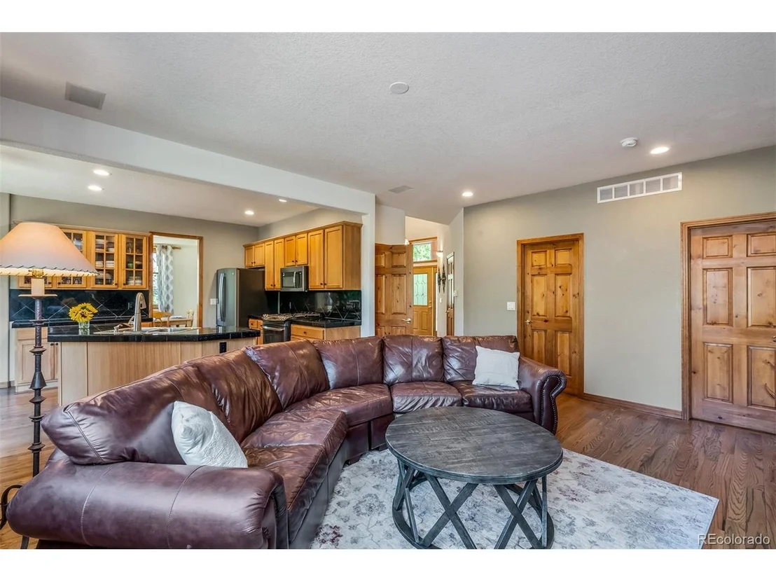 Photo of 1528 Legend Lake Cir