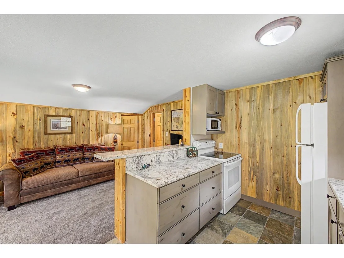 Photo of 259 Riverside Dr