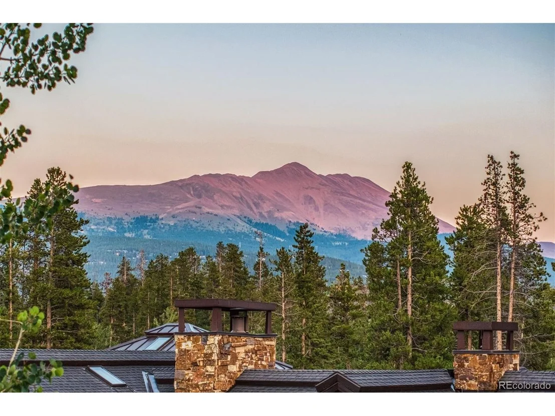 Photo of 345 Peerless Dr