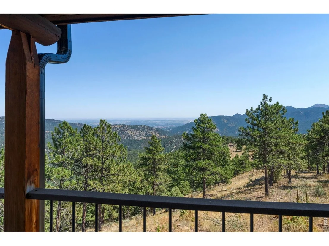 Photo of 470 Weaver Dr