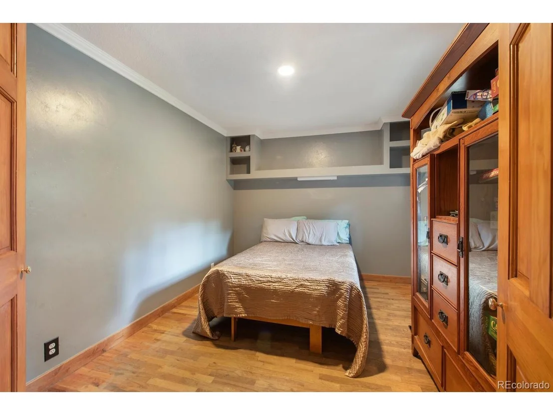 Photo of 920 Mountain View Dr