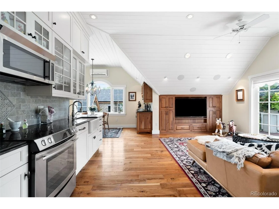 Photo of 3166 Juniper Ct
