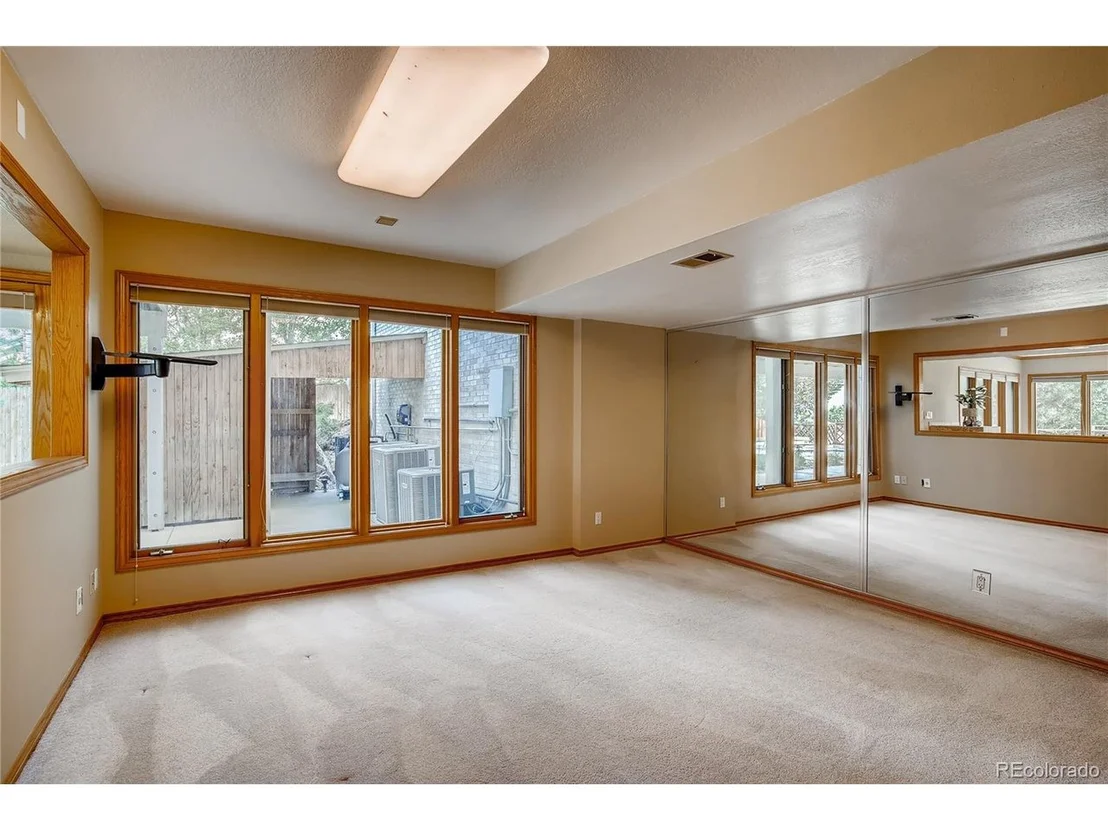Photo of 15569 W Maple Dr