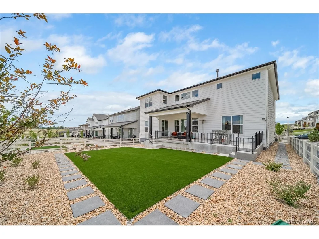 Photo of 5699 Amarosa Dr