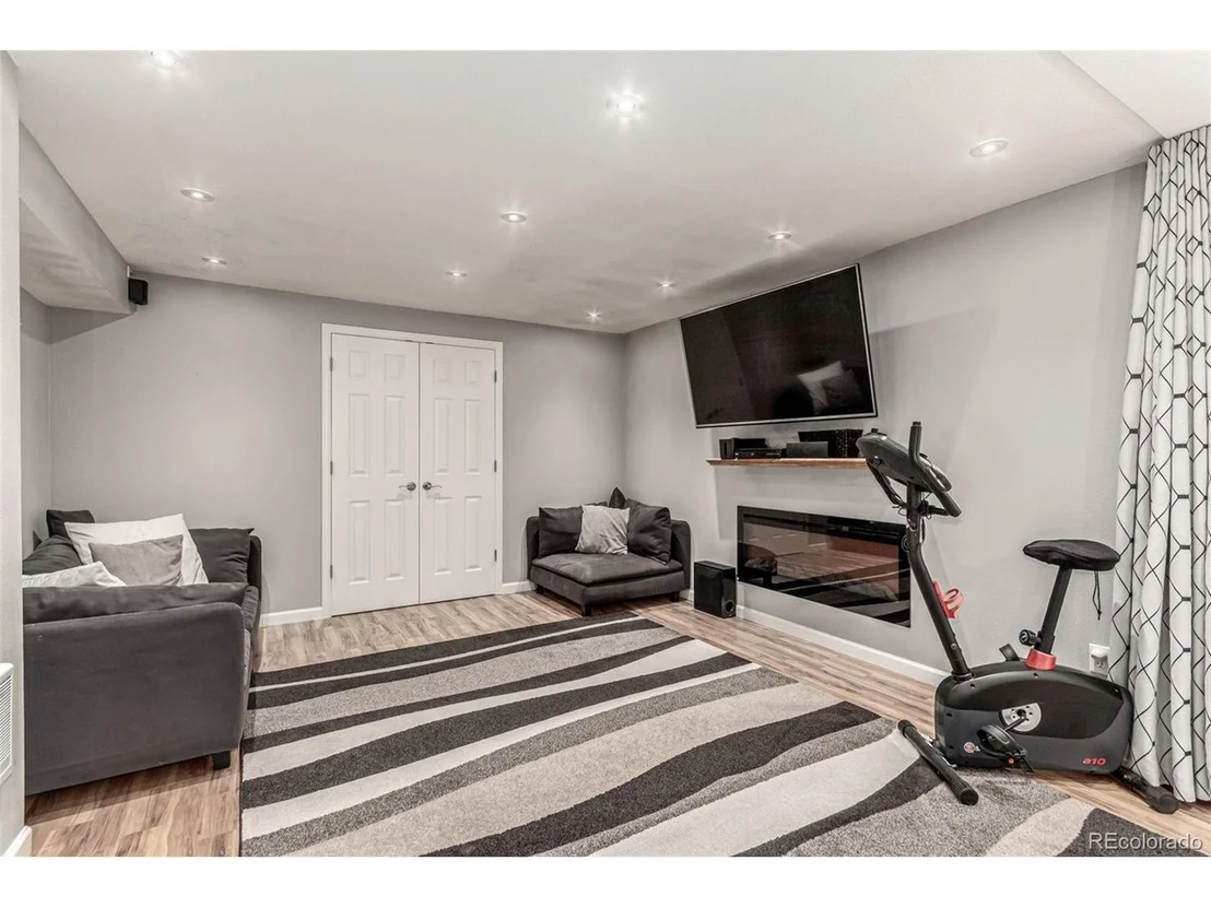 Photo of 392 Driftwood Cir