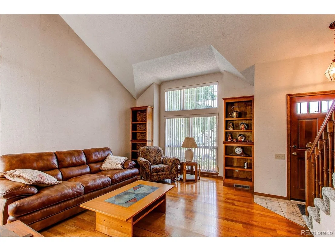 Photo of 9948 King St