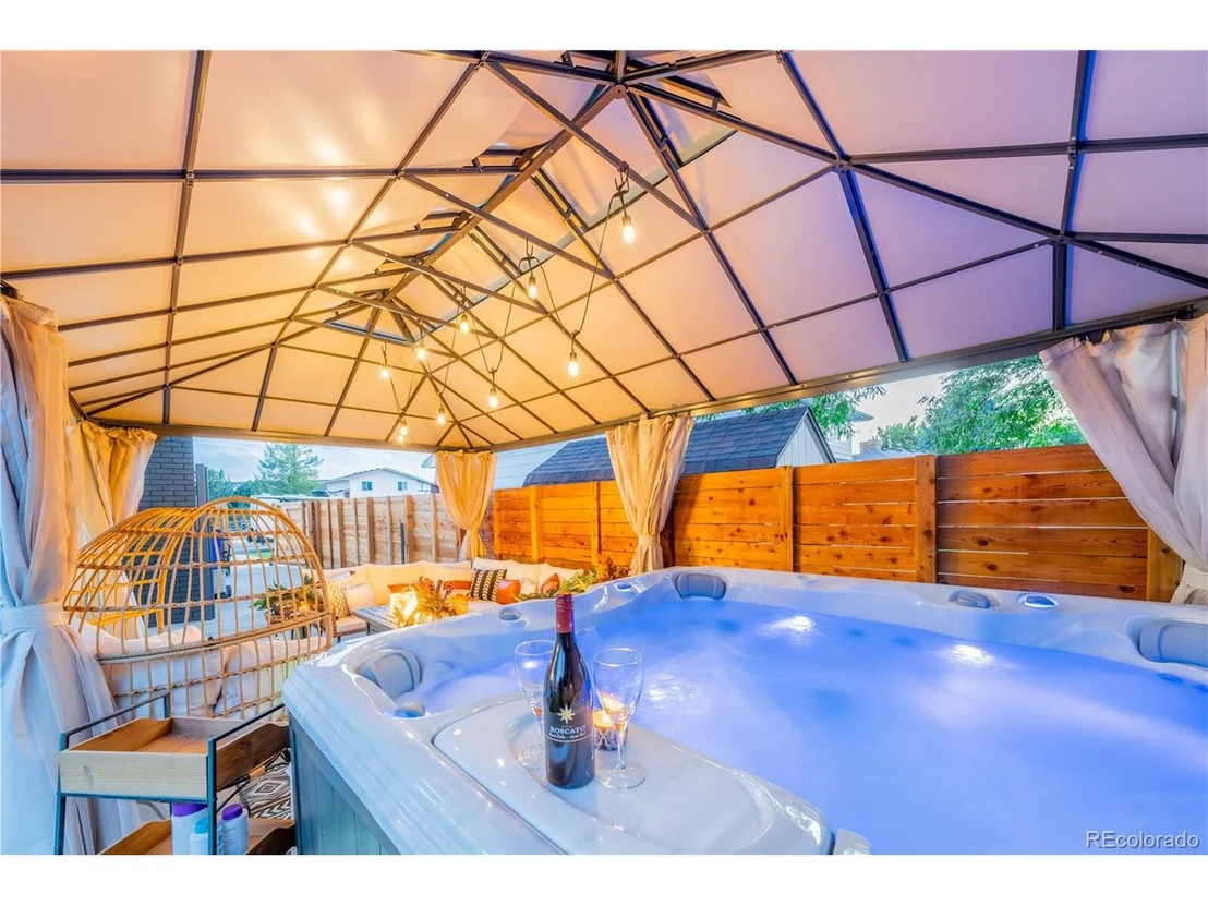 Photo of 1143 Hemlock Dr