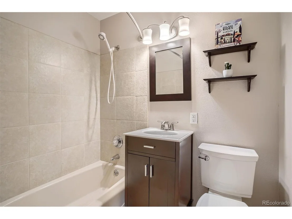 Photo of 6371 Iris Ct