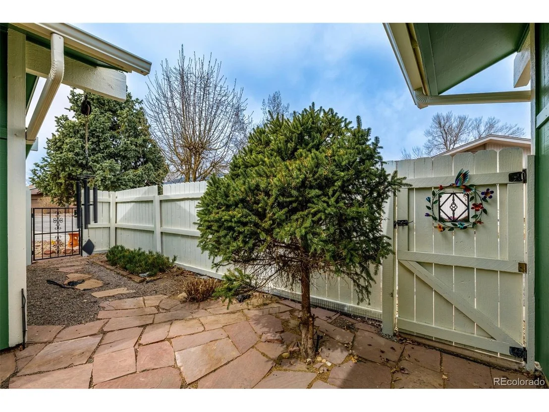 Photo of 22 Scott Dr N