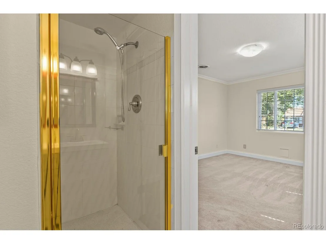 Photo of 831 Troy St
