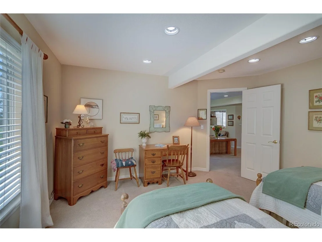 Photo of 1393 Castlepoint Cir