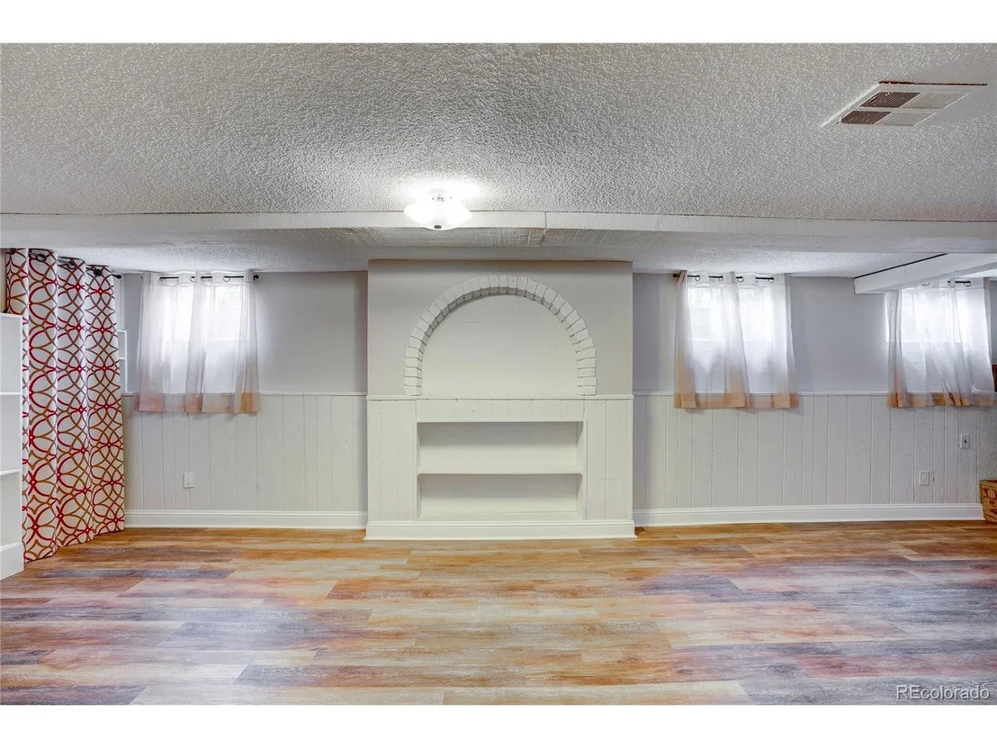 Photo of 7370 Broadview Dr