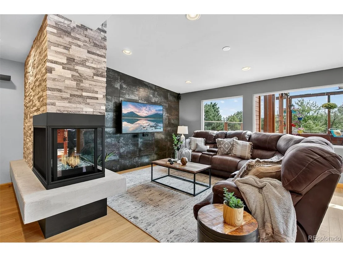 Photo of 7908 Beverly Blvd