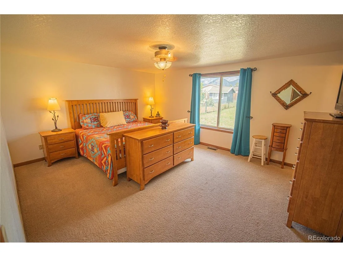 Photo of 172 Robert Dr