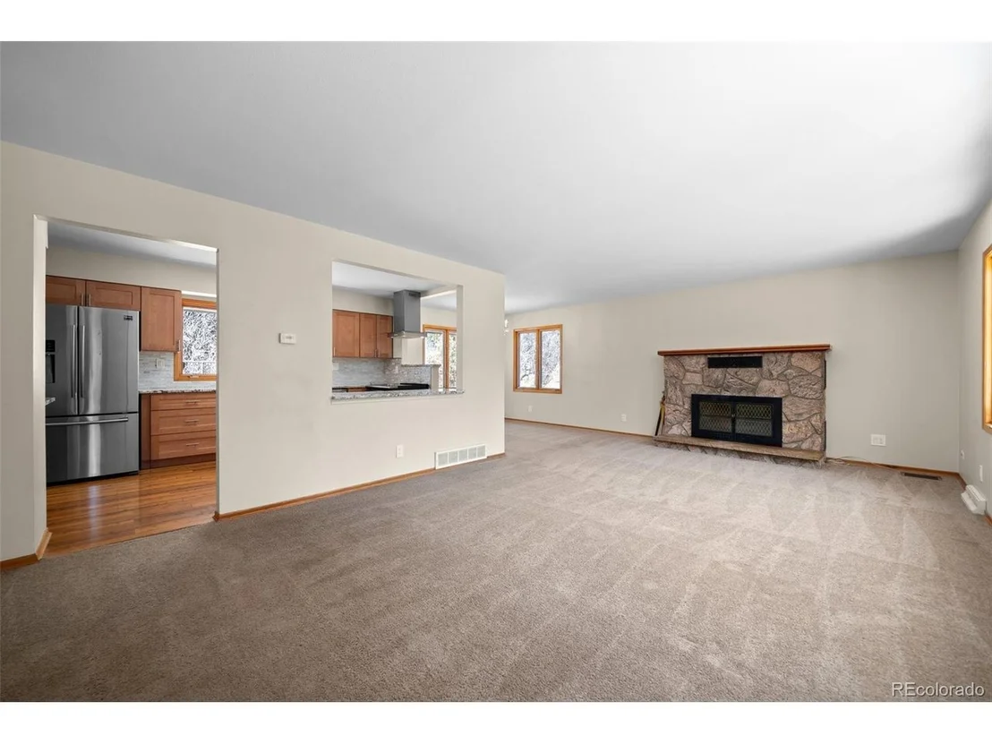 Photo of 993 Fall River Rd