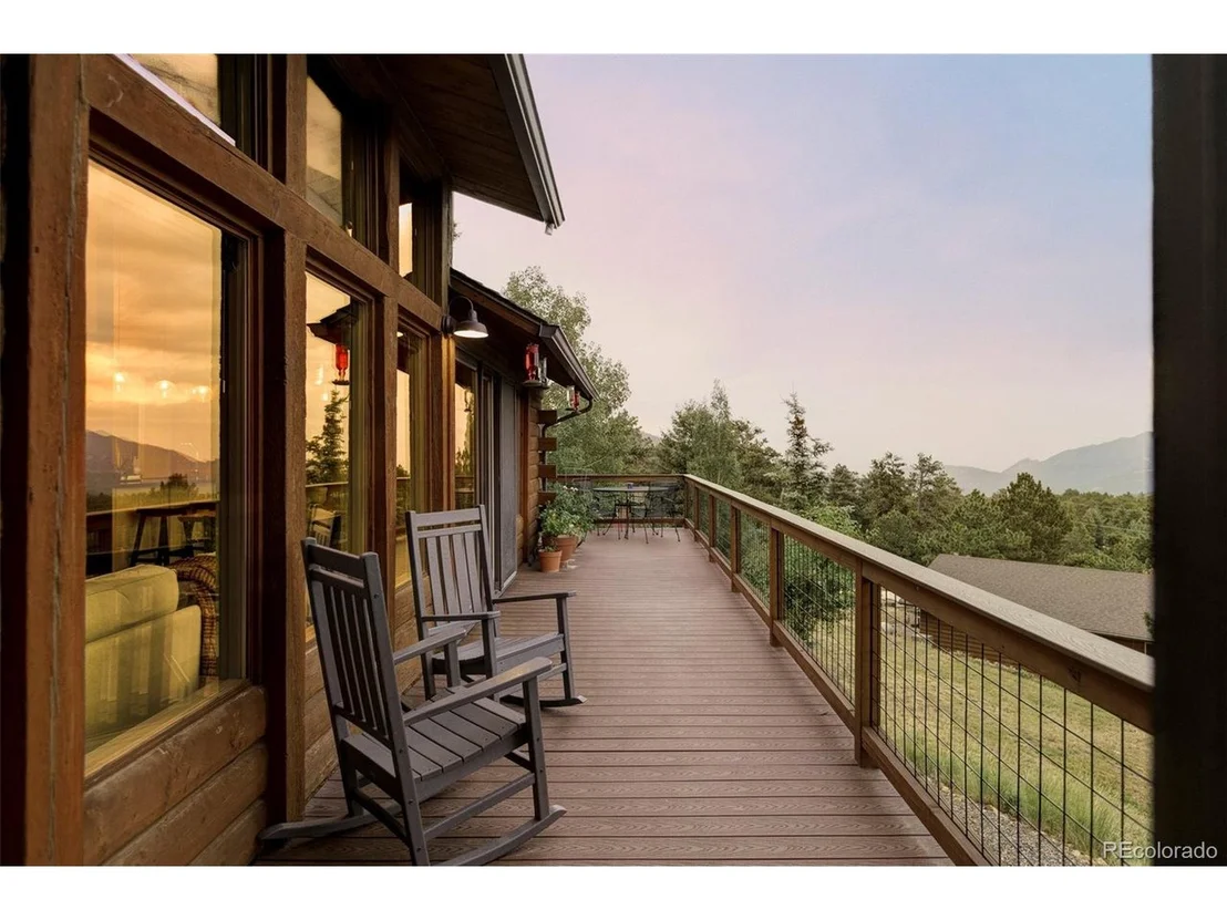 Photo of 1414 Mountain Pines Rd