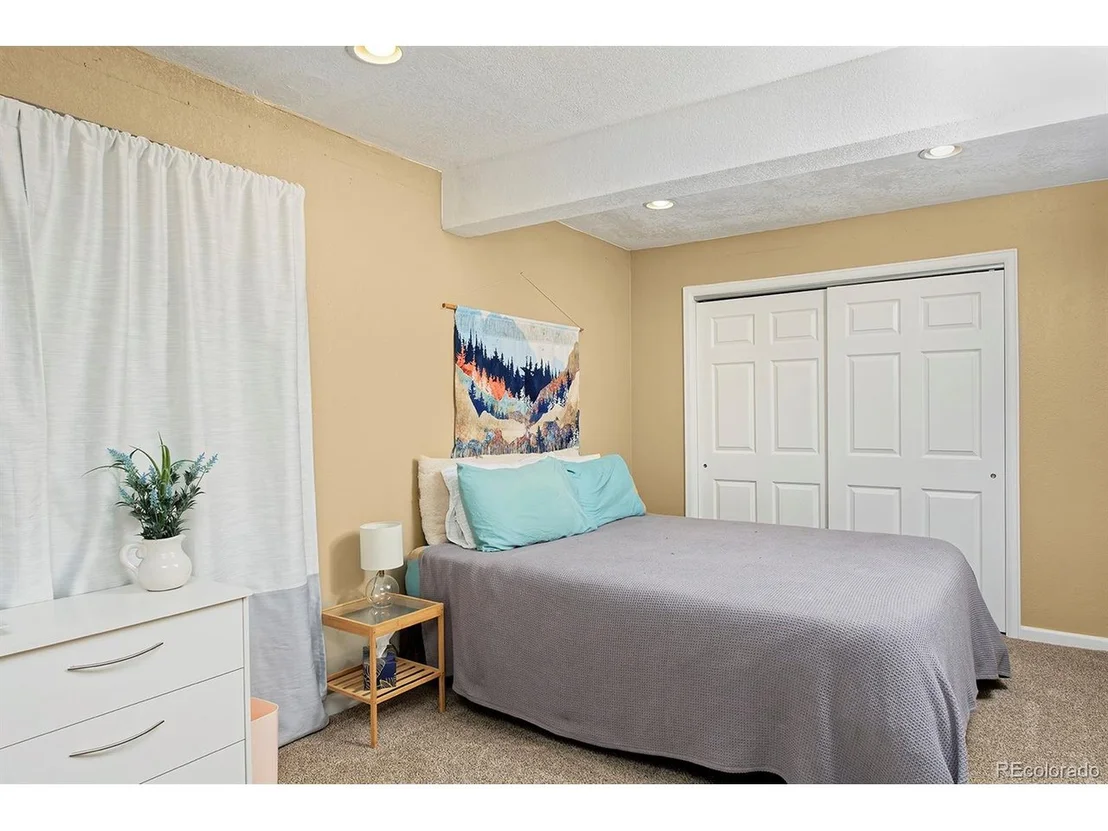 Photo of 1175 Oakhurst Dr