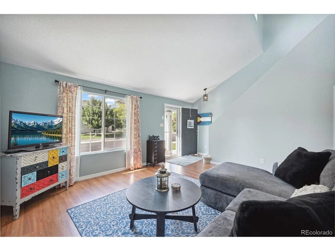 Photo of 7977 Emerson Ave