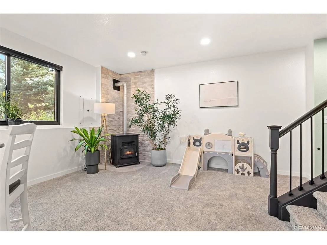 Photo of 424 W Dory Way