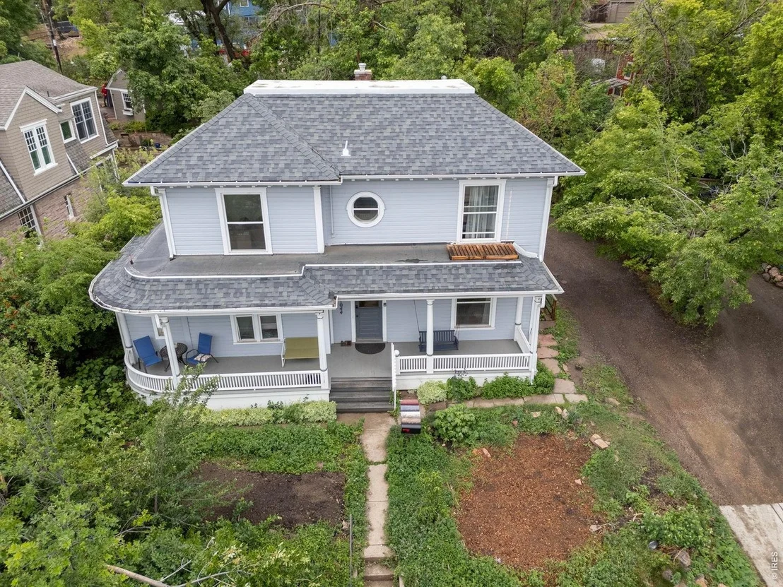 Photo of 1044 Maxwell Ave