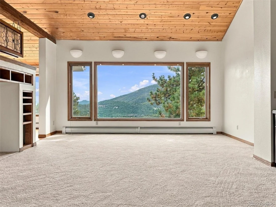 Photo of 35000 Fox Ridge Rd