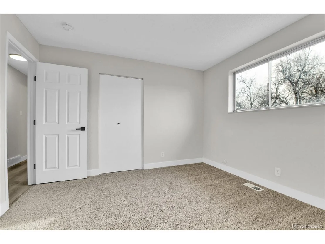 Photo of 5124 Wheeling St