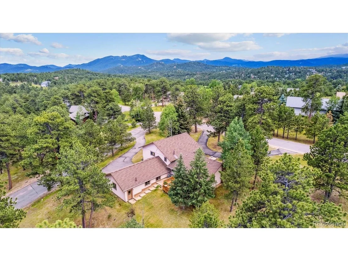 Photo of 30163 Canterbury Cir