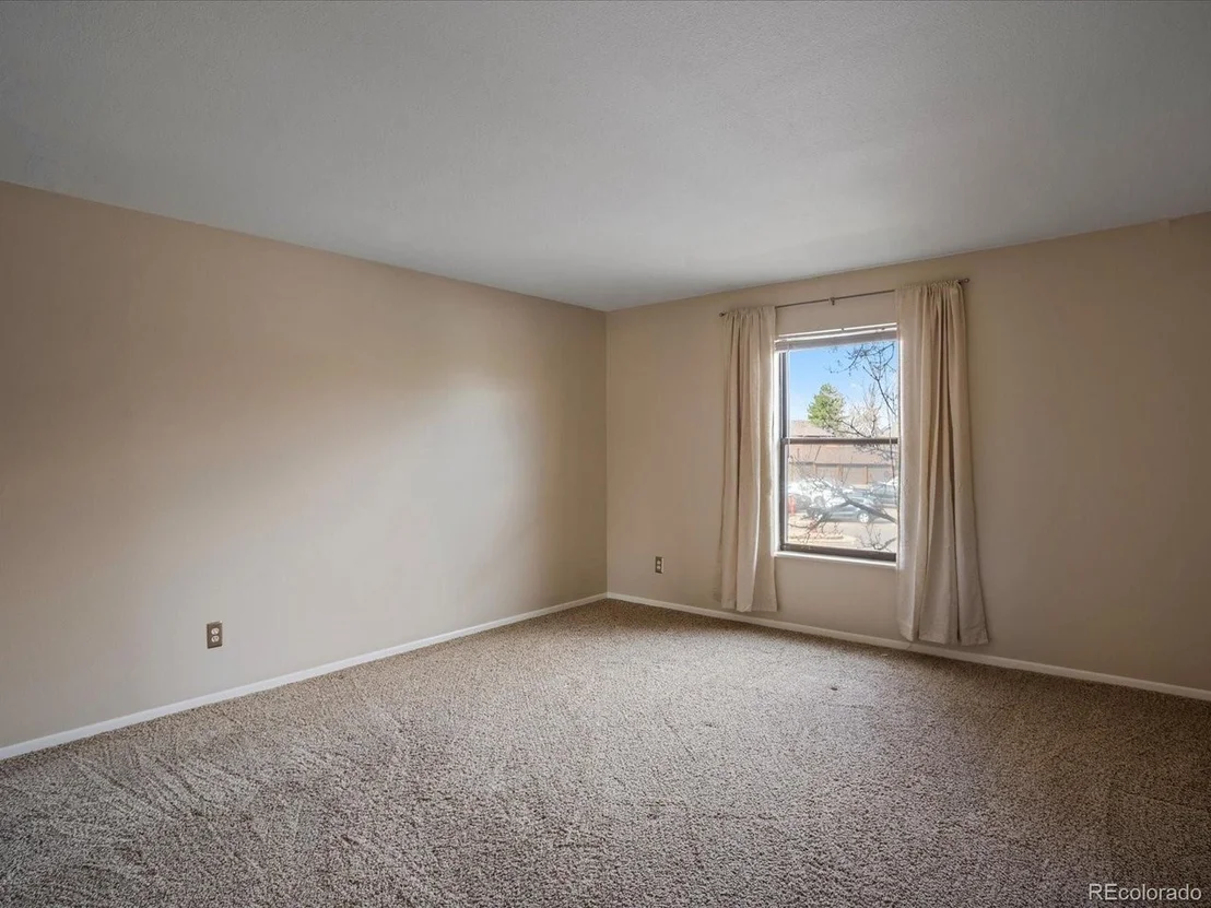 Photo of Unit 206 at 341 Wright St