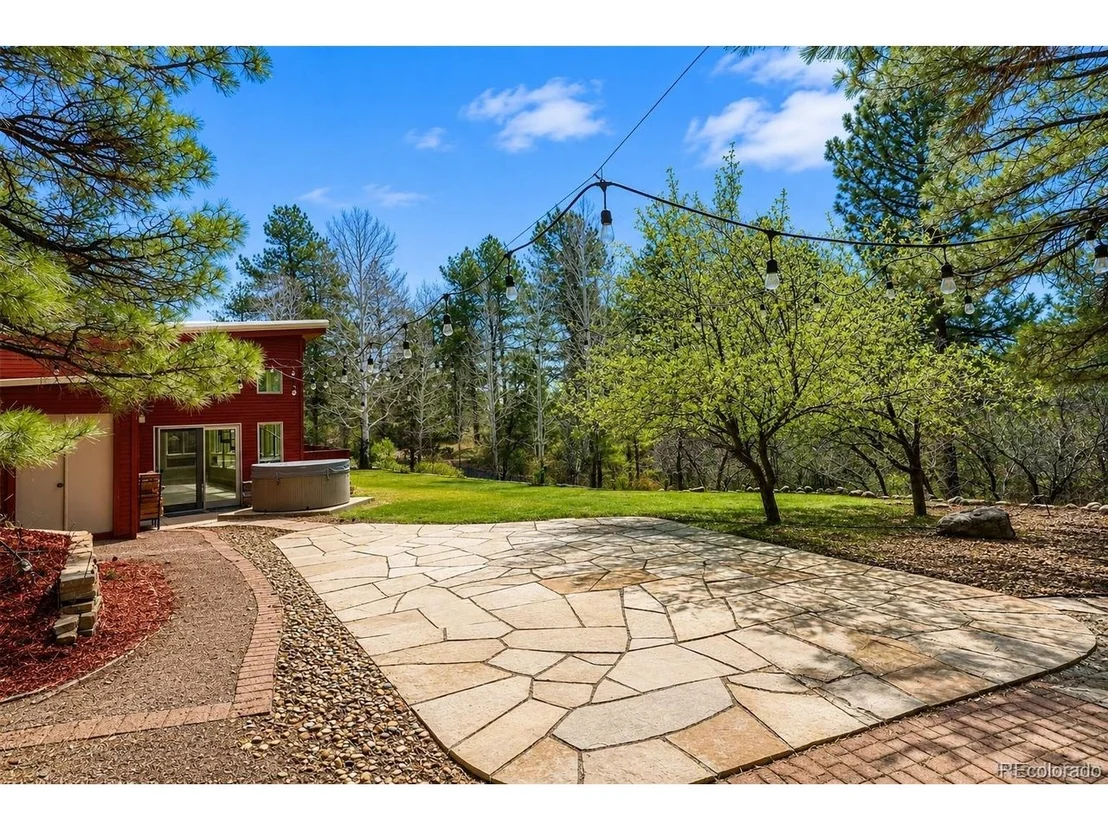 Photo of 720 N Bluff Dr