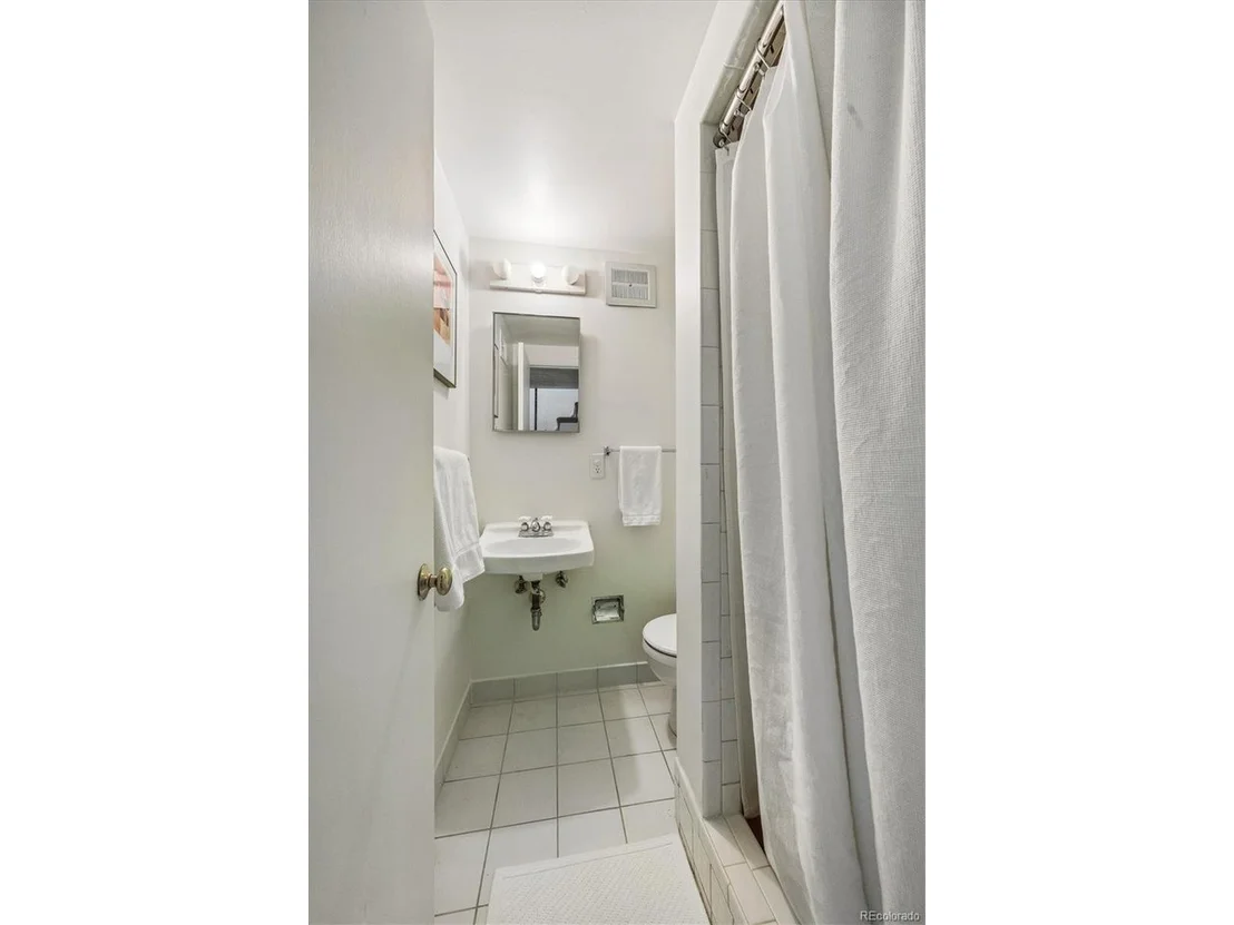 Photo of 3650 W Linvale Pl