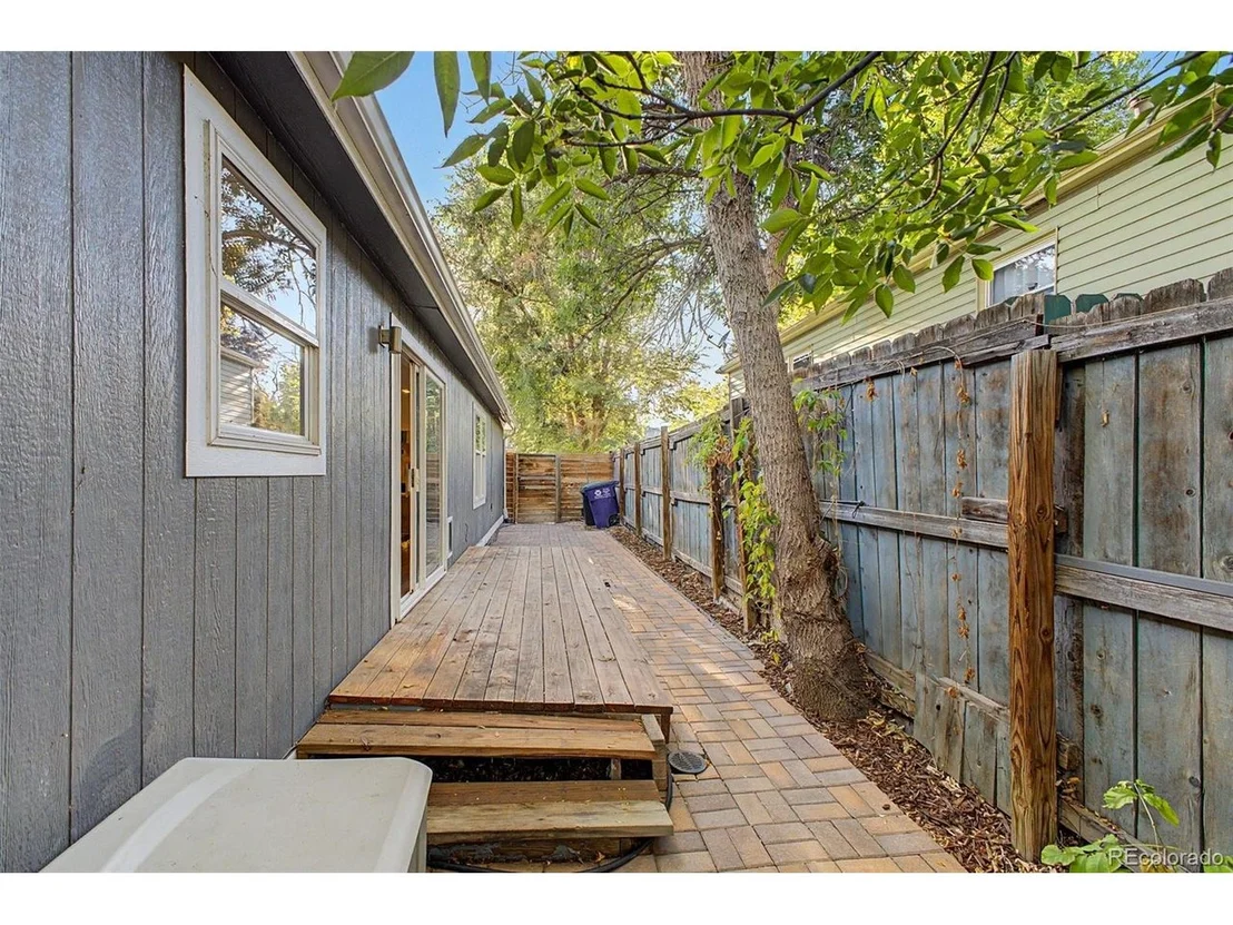 Photo of 370 Irving St