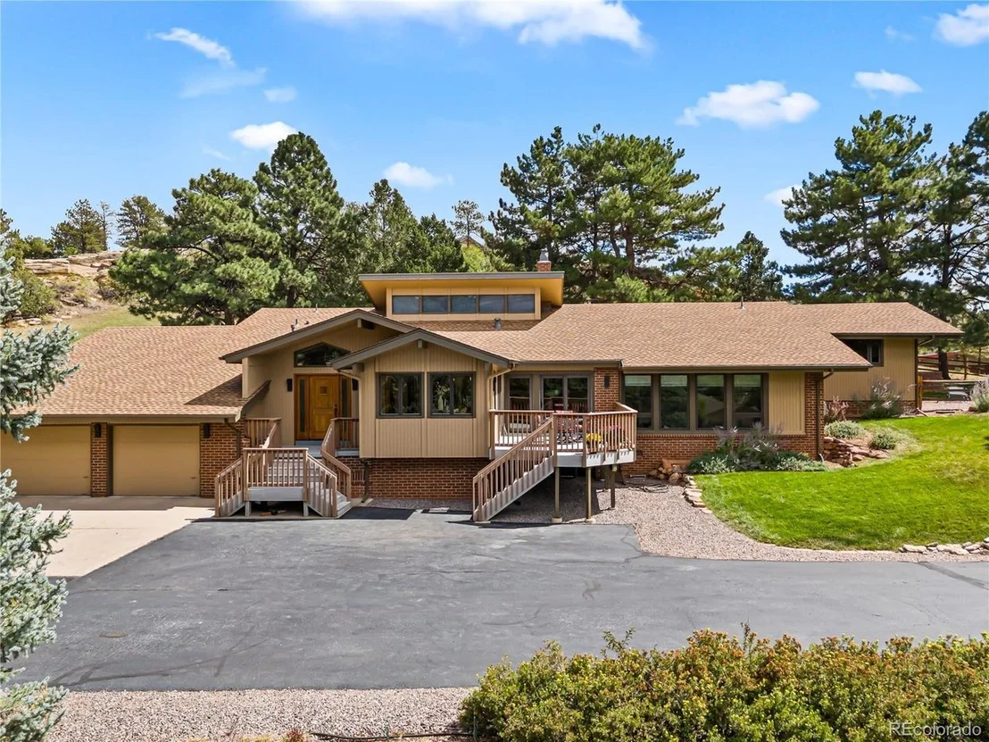 Photo of 5590 Crestbrook Dr