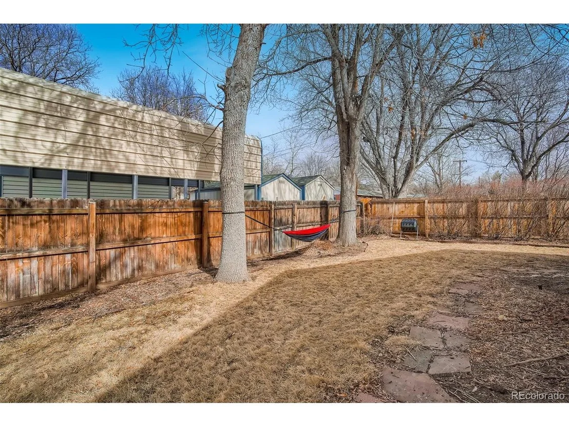 Photo of 6371 Iris Ct