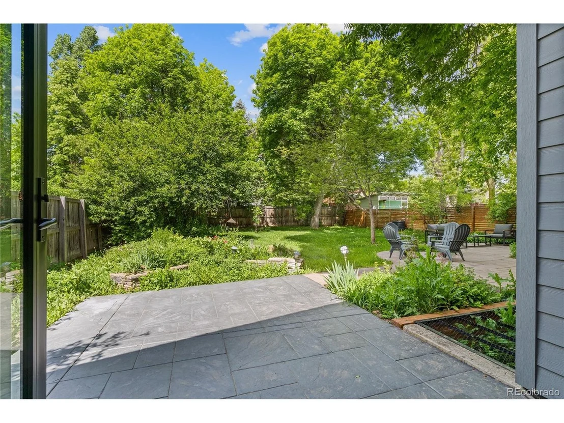 Photo of 2201 Juniper Ct
