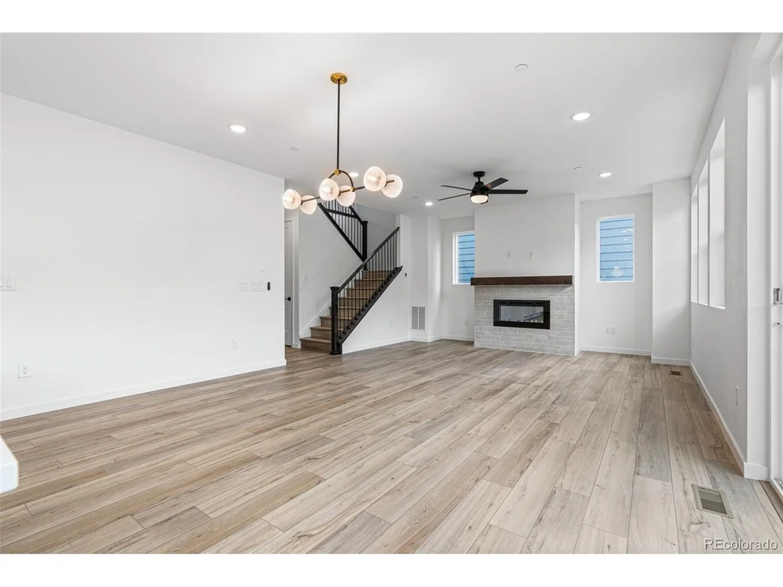 Photo of 356 Fox Ln