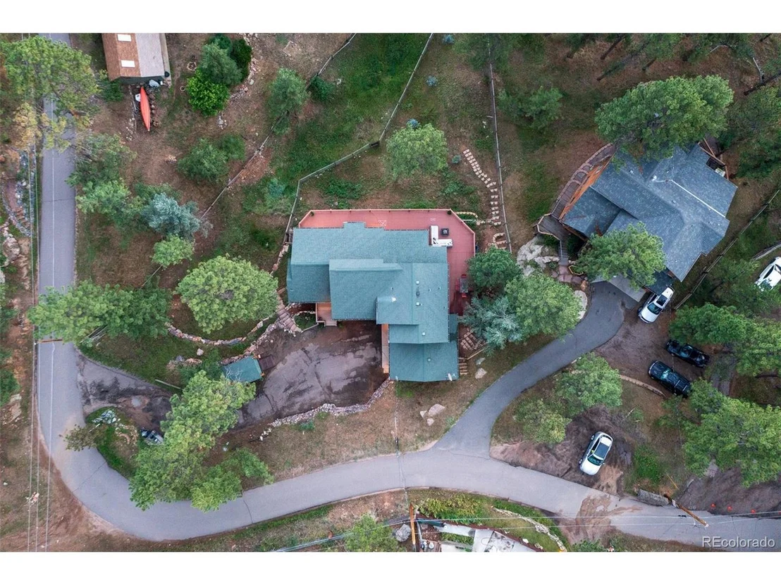 Photo of 28384 Kinnikinnick Rd