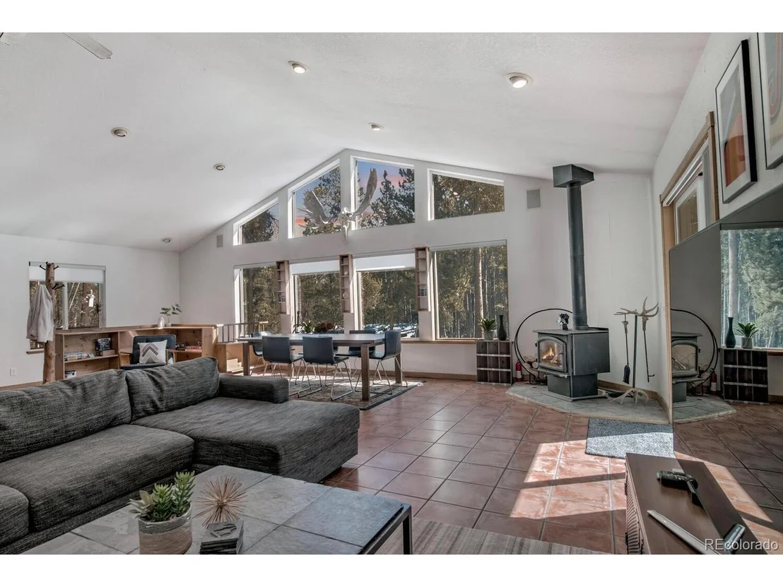 Photo of 154 Lakeside Dr